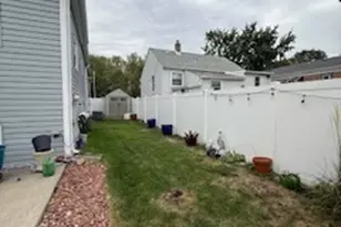 9959 S Escanaba Ave, Chicago, IL 60617 - Photo 17