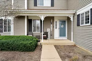 1312 Sandhurst Ln, South Elgin, IL 60177 - Photo 3
