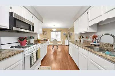 1312 Sandhurst Lane #1312, South Elgin, IL 60177 - Photo 9