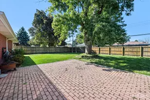 805 Alann Dr, Joliet, IL 60435 - Photo 17