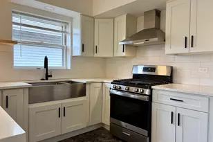 2538 W Arthur Ave, Chicago, IL 60645 - Photo 3