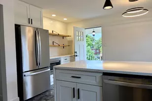 2538 W Arthur Ave, Chicago, IL 60645 - Photo 5