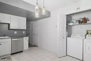 1252 Marywood Ct, Aurora, IL 60505 - Photo 5