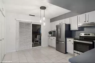 1252 Marywood Ct, Aurora, IL 60505 - Photo 7