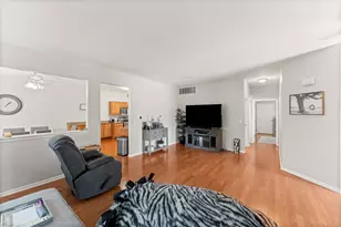 16310 Crescent Lake Dr, Crest Hill, IL 60403 - Photo 7