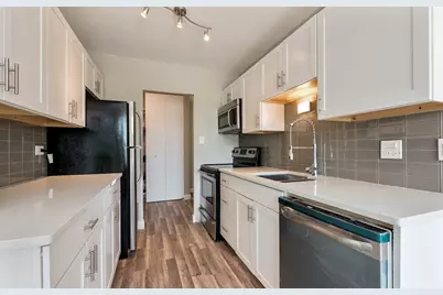 7061 N Kedzie Avenue #305, Chicago, IL 60645 - Photo 5