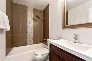 7061 N Kedzie Ave, Chicago, IL 60645 - Photo 7