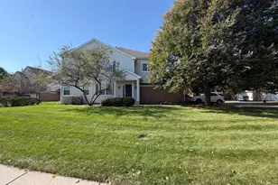 1830 Maureen Dr, Hoffman Estates, IL 60192 - Photo 3