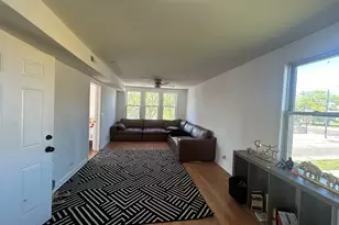 1561 E 93rd St, Chicago, IL 60619 - Photo 3