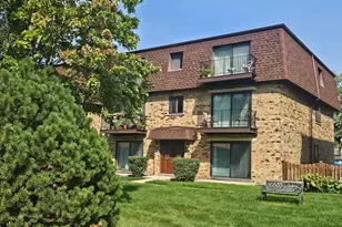 9709 Bianco Terrace, Des Plaines, IL 60016 - Photo 3