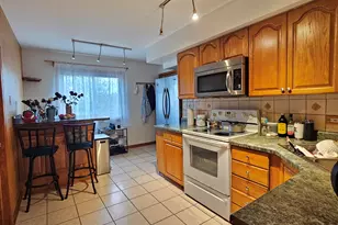 9709 Bianco Terrace, Des Plaines, IL 60016 - Photo 7