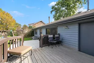 7018 Plumtree Ln, Hanover Park, IL 60133 - Photo 19