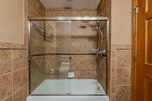 153 Pointe Dr, Northbrook, IL 60062 - Photo 17
