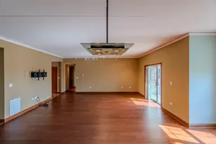 153 Pointe Dr, Northbrook, IL 60062 - Photo 3