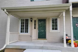 604 Fox Ridge Dr, Fox Lake, IL 60020 - Photo 1