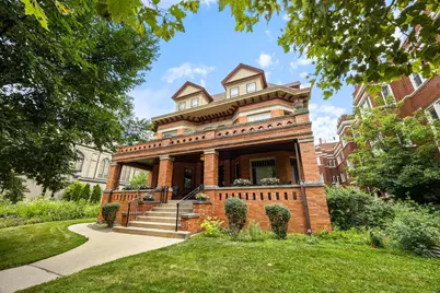 711 Washington Boulevard #2E, Oak Park, IL 60302 - Photo 1