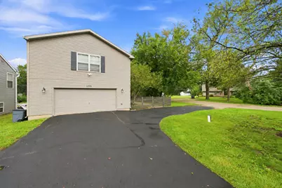 1379 Cary Road, Algonquin, IL 60102 - Photo 3