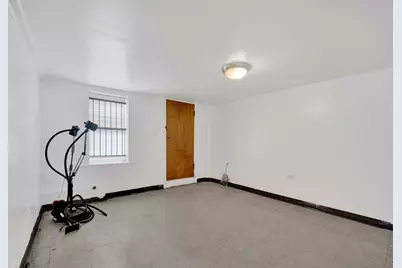 1927 W 34th Place, Chicago, IL 60608 - Photo 15