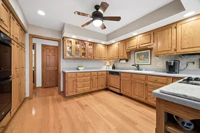 24 Tartan Lakes Court, Westmont, IL 60559 - Photo 11