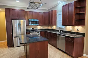 1310 W Fletcher St, Chicago, IL 60657 - Photo 3