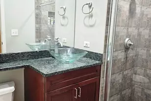 1310 W Fletcher St, Chicago, IL 60657 - Photo 25
