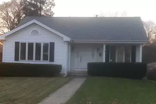 512 Clark St, Elgin, IL 60123 - Photo 1