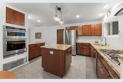 60 Golden Larch Court, Naperville, IL 60540 - Photo 7