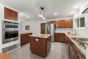 60 Golden Larch Ct, Naperville, IL 60540 - Photo 7