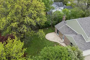 904 Iroquois Ave, Naperville, IL 60563 - Photo 17