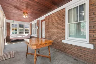 913 Clement St, Joliet, IL 60435 - Photo 7