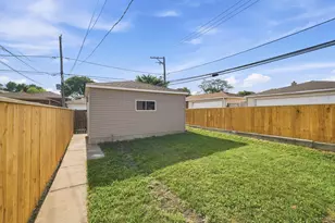9314 S Colfax Ave, Chicago, IL 60617 - Photo 21