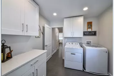 [Address not provided], Glen Ellyn, IL 60137 - Photo 19