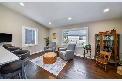 [Address not provided], Glen Ellyn, IL 60137 - Photo 9