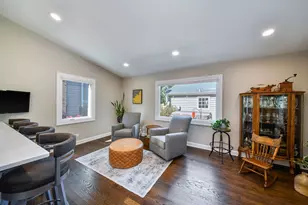 [Address not provided], Glen Ellyn, IL 60137 - Photo 9