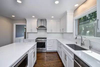 [Address not provided], Glen Ellyn, IL 60137 - Photo 7