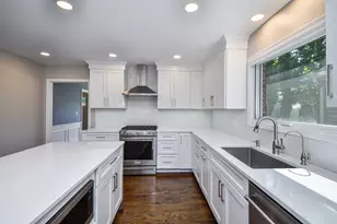 [Address not provided], Glen Ellyn, IL 60137 - Photo 7