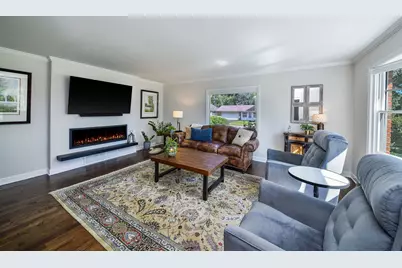 [Address not provided], Glen Ellyn, IL 60137 - Photo 5