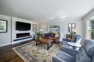[Address not provided], Glen Ellyn, IL 60137 - Photo 5