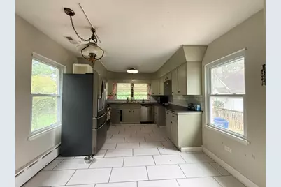 925 Glen Court, Waukegan, IL 60085 - Photo 9