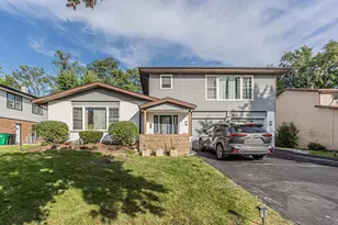315 Morningside Dr, Bloomingdale, IL 60108 - Photo 1