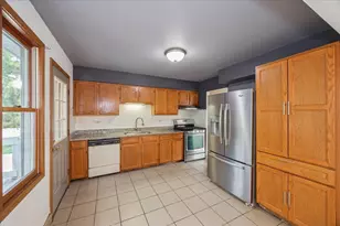 4352 150th St, Midlothian, IL 60445 - Photo 3