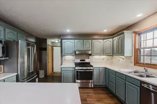 427 Sunset Dr, Colfax, IL 61728 - Photo 9