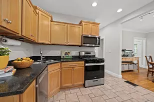 198 W Quincy St, Riverside, IL 60546 - Photo 9