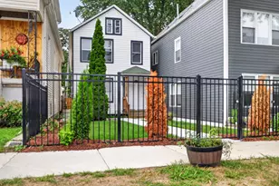 2818 N Drake Ave, Chicago, IL 60618 - Photo 1