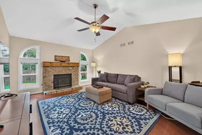 397 Meadowview Lane, Aurora, IL 60502 - Photo 7