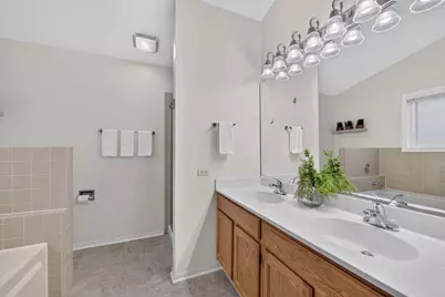 397 Meadowview Lane, Aurora, IL 60502 - Photo 25