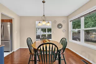 397 Meadowview Ln, Aurora, IL 60502 - Photo 13