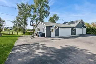 5817 Wonder Woods Dr, Wonder Lake, IL 60097 - Photo 21