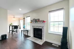 230 Carlisle Ave, Westmont, IL 60559 - Photo 9