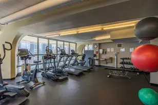 300 N State St, Chicago, IL 60654 - Photo 11